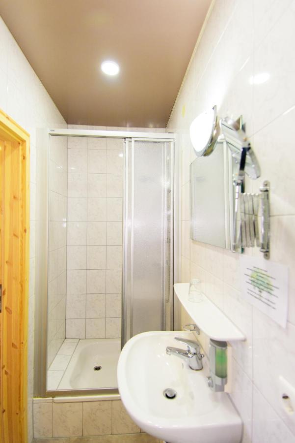 Hotel Bohn Метцинген Екстер'єр фото