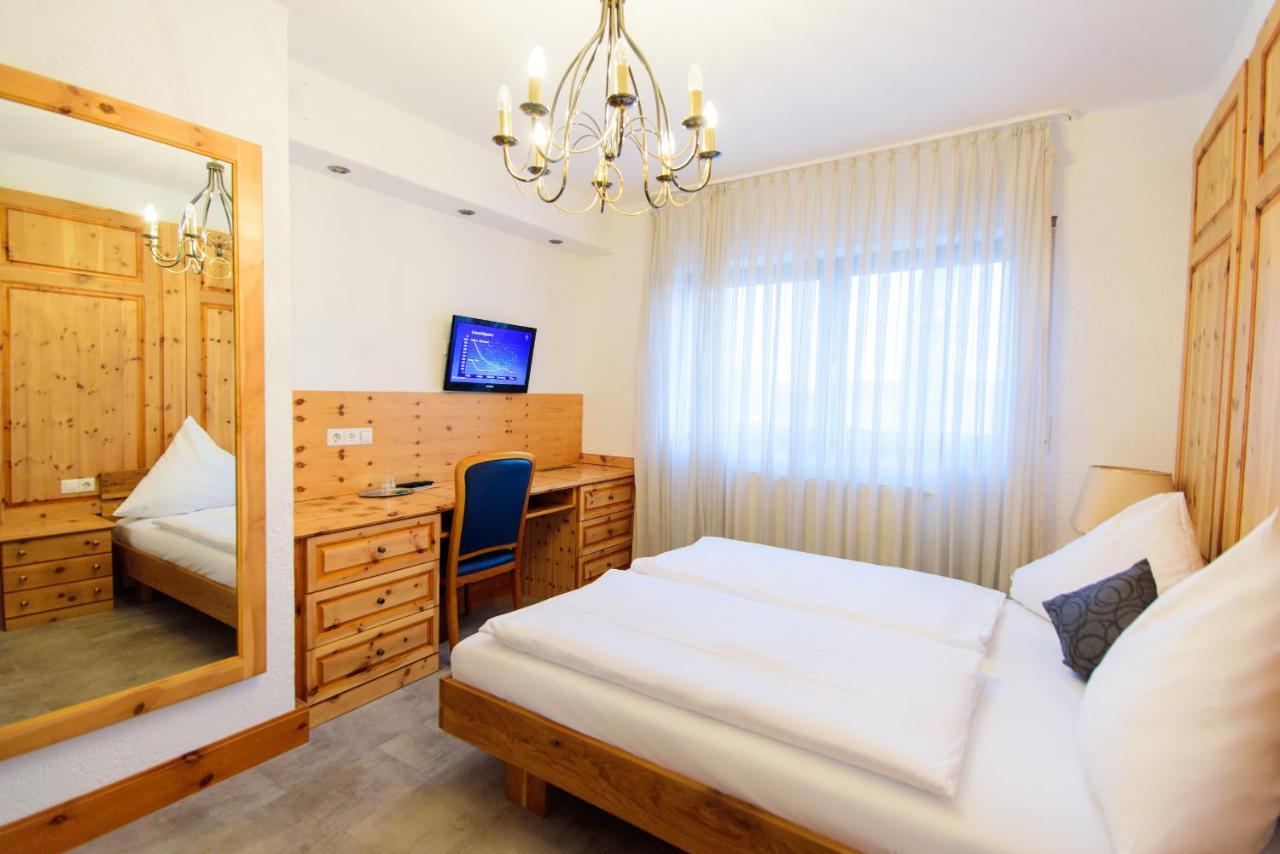 Hotel Bohn Метцинген Екстер'єр фото