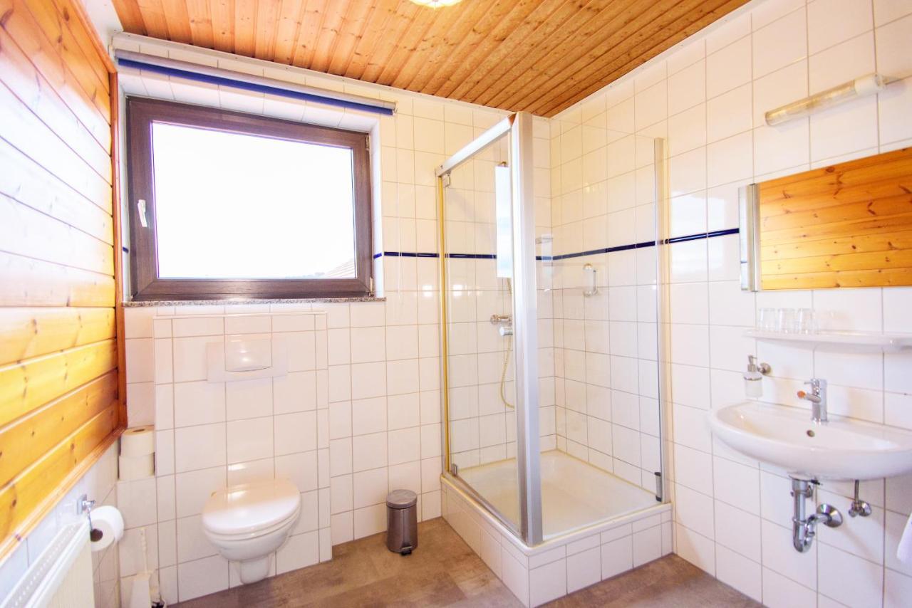 Hotel Bohn Метцинген Екстер'єр фото