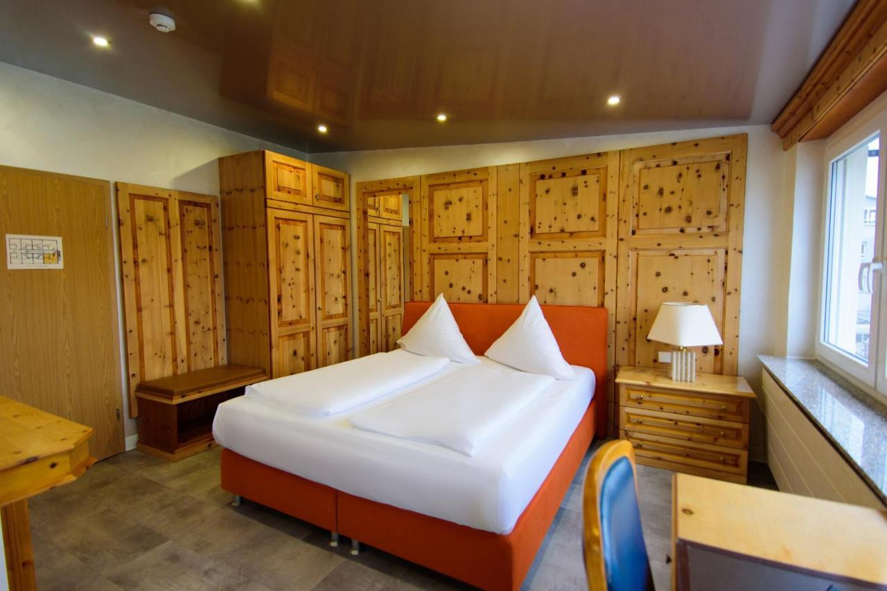 Hotel Bohn Метцинген Екстер'єр фото