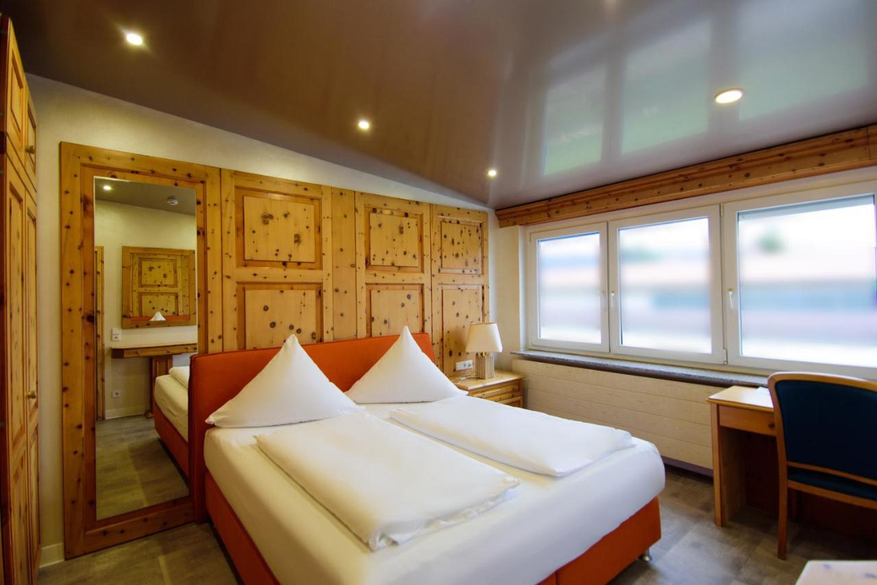 Hotel Bohn Метцинген Екстер'єр фото